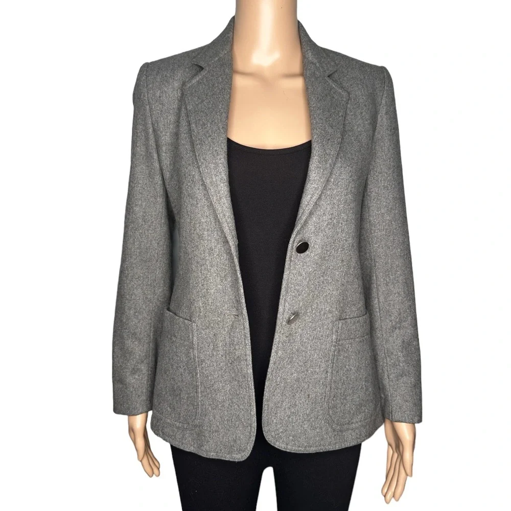Giraffe women gray long sleeve jacket size 4